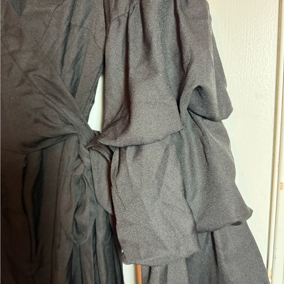 Do+Be black ruffle sleeve romper with shorts - Picture 4 of 7